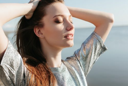 ロングヘアの女性